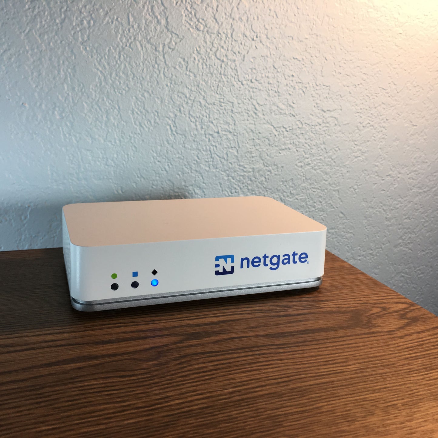 Netgate 2100 MAX - PfSense+ Security Gateway - Firewall VPN Router - CPU Dual Core ARM Cortex-A53 - Ram 4Gb DDR4 - Storage 128Gb M.2 SATA SSD - Flexible 5-port combination - EU Power Adapter - NGFW