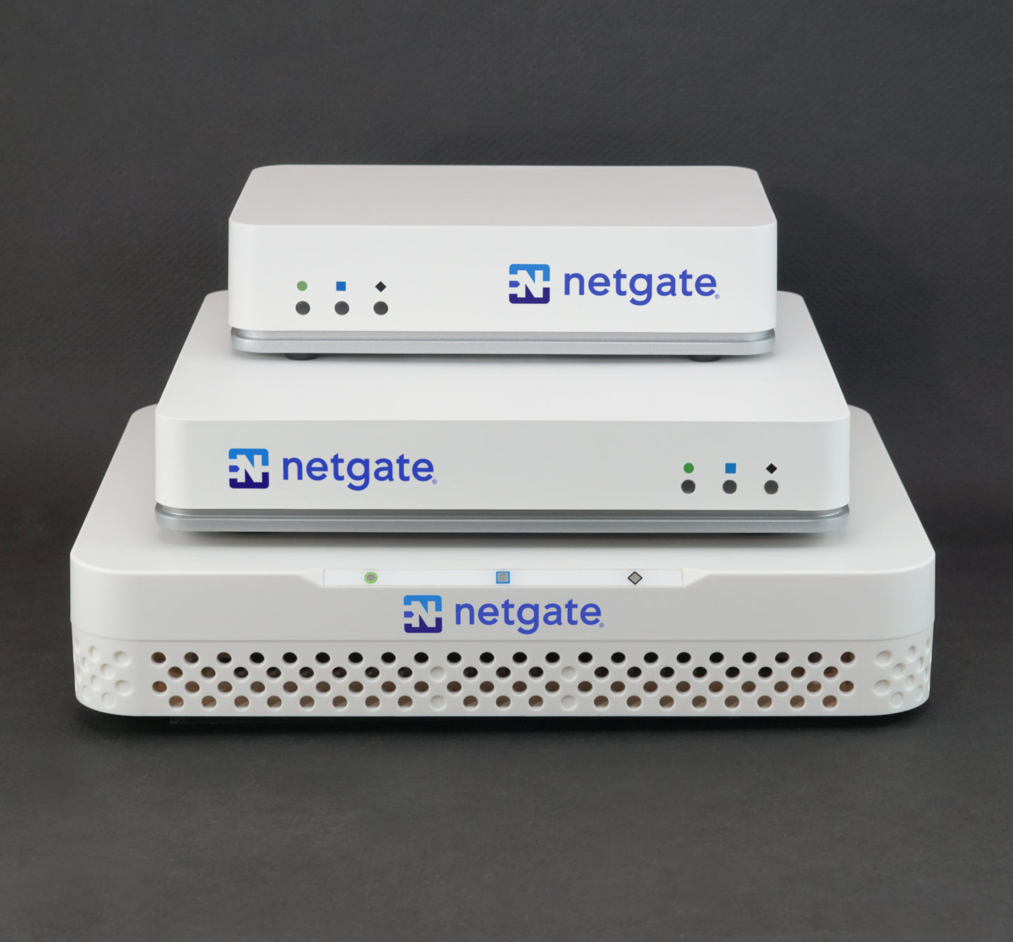 Netgate 6100 MAX - PfSense+ Security Gateway - Firewall VPN Router - 2x 10 GbE SFP+ Ports - 2x 1 GbE Combo Ports (RJ45/SFP) 4x 2.5 Gbps Ports - EU Power Adapter - Firewall Professionale - NGF